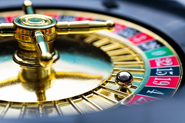 dktoto mobile app showing live-dealer blackjack table and sportsbook navigation