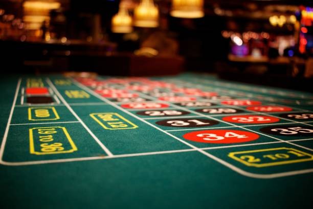 Live Texas Poker table at dktoto with dealer and multi-camera broadcast setup